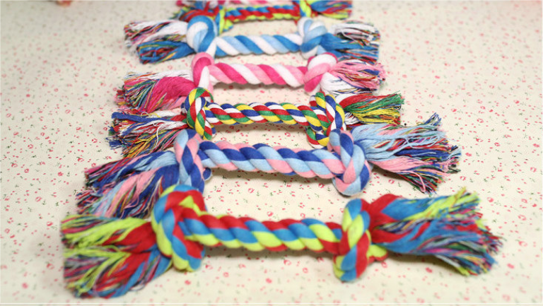 Dog chew toy with double knot cotton rope